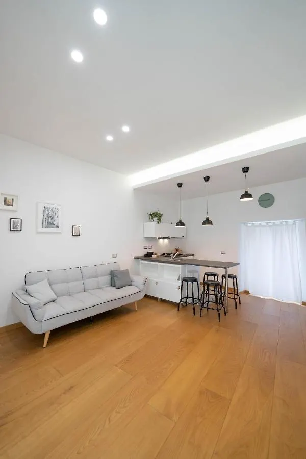 Andrea'S Home By Dimorra Naples Italy